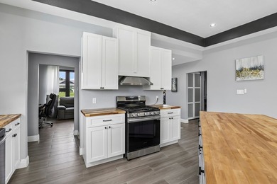 NEW IMPROVED PRICE ADJUSTMENT ON THIS BEAUTIFUL LUXURY HOME WITH - photo 10