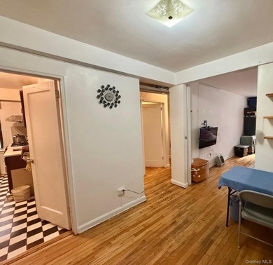 Beautiful Coop Building Located In the Heart of Flushing - photo 2