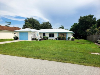Welcome to easy Florida living! This 2-bed, 2-bath home sits in - photo 2
