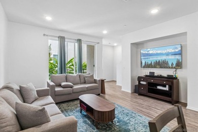 Welcome to Playa Del Sol living at its finest! This beautifully - photo 2