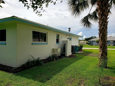 Welcome to easy Florida living! This 2-bed, 2-bath home sits in - photo 9