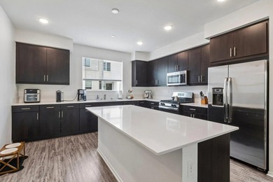 Welcome to Playa Del Sol living at its finest! This beautifully - photo 9