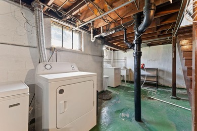 Welcome home to this charming 3-bedroom gem, perfectly situated - photo 18