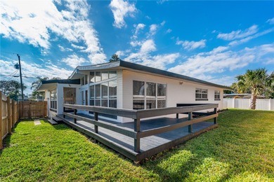 Beachside luxury awaits in this sought-after Ormond Beach - photo 5