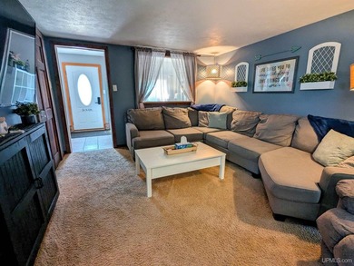 Move right into this cute 1 bedroom, 1 bath home in the City of - photo 8