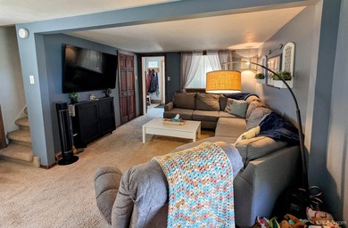 Move right into this cute 1 bedroom, 1 bath home in the City of - photo 10