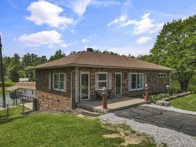 Welcome to the heart of the Hocking Hills--where privacy, views - photo 4