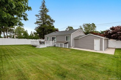 Welcome to 1032 Thompson Dr - a meticulously maintained - photo 3