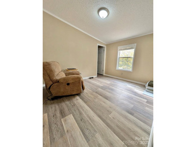 Looking for a little extra space? This inviting 3BR/2BA home in - photo 8
