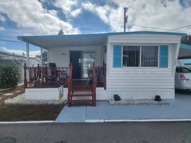 Welcome to this charming 2 bedroom, 1 bath in a terrific, 55+ - photo 1