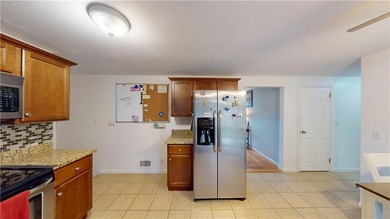 Welcome to 27 Amherst Road, a beautifully maintained ranch - photo 9