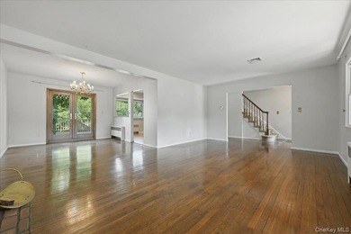 Welcome to this beautifully maintained Colonial, offering the - photo 7