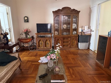 Opportunity! Solid brick six-family building with full basement - photo 3