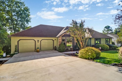 Lake Home For Sale in Fairfield Glade, Tennessee