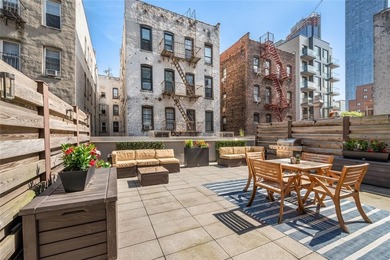 (private lake, pond, coastal) Condo Sale Pending in Long Island City New York