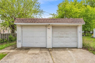 Turnkey brick side-by-side duplex in Euclid! With one unit - photo 4