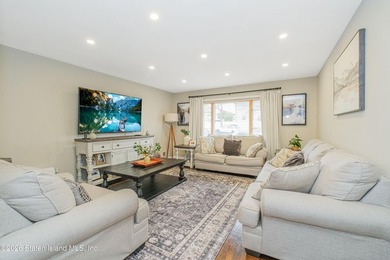 Welcome to 287 Abingdon Ave, a fully renovated three-bedroom - photo 12