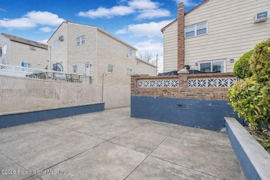 Welcome to 287 Abingdon Ave, a fully renovated three-bedroom - photo 22