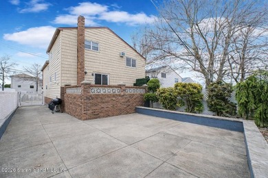 Welcome to 287 Abingdon Ave, a fully renovated three-bedroom - photo 23