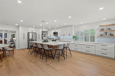 Welcome to 480 W. Davis Boulevard, where timeless Davis Islands - photo 5