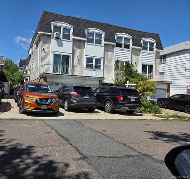 Both Units Well Kept Multi Family. Triplex All In Working - photo 1