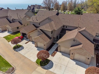 ** Beautifully Updated Ranch-style 2 bedroom, 2 full bath - photo 3