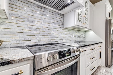 Welcome to this exquisite residence in the highly desirable - photo 11