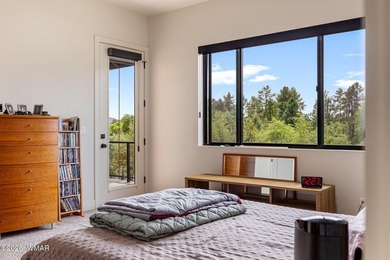 A modern masterpiece in the heart of Payson, this custom-built - photo 20