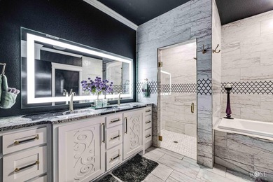 Welcome to this exquisite residence in the highly desirable - photo 21