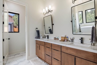 A modern masterpiece in the heart of Payson, this custom-built - photo 21