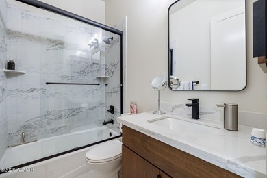 A modern masterpiece in the heart of Payson, this custom-built - photo 27