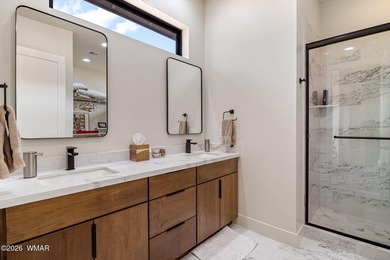 A modern masterpiece in the heart of Payson, this custom-built - photo 32