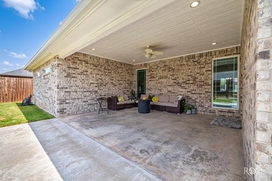 Welcome to this exquisite residence in the highly desirable - photo 42