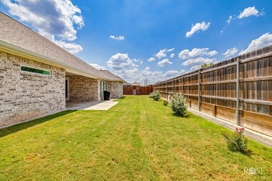 Welcome to this exquisite residence in the highly desirable - photo 44