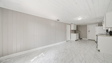 Investor Alert! Investor Alert! Vacant and ready for your next - photo 5