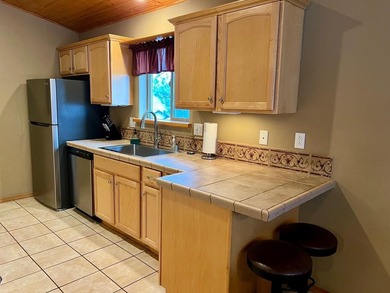 2540 sq.ft. Townhome being offered fully furnished. Spacious - photo 8