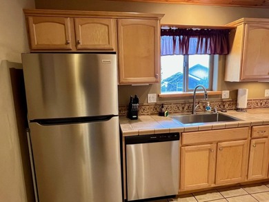 2540 sq.ft. Townhome being offered fully furnished. Spacious - photo 9