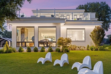 LAKE LIFE - WAYZATA STYLE - 220ft of Lake Minnetonka Shoreline | - photo 9