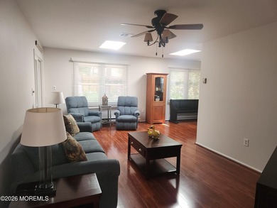 Nicely kept Melville model in desirable Lions Head North. Wood - photo 5
