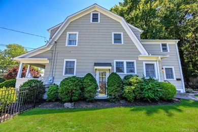 Welcome to this wonderful, expanded Colonial with a spacious - photo 2