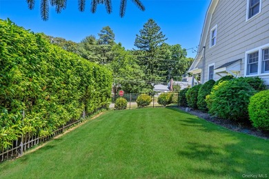 Welcome to this wonderful, expanded Colonial with a spacious - photo 6