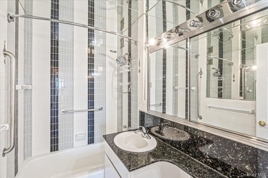 Experience elegant living in this one-bedroom mid-size at the - photo 18