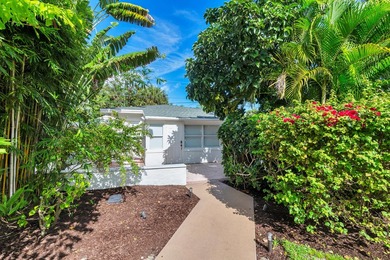 Beautifully Renovated Northwood Single-Family Home. Discover - photo 4