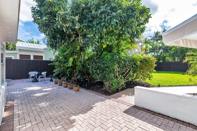 Beautifully Renovated Northwood Single-Family Home. Discover - photo 6