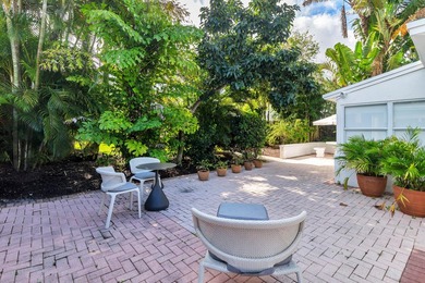 Beautifully Renovated Northwood Single-Family Home. Discover - photo 7
