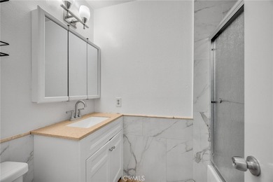 UPDATED & LARGEST floor plan in Shady Hollow, perfectly located - photo 38