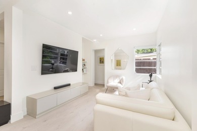 Beautifully Renovated Northwood Single-Family Home. Discover - photo 9