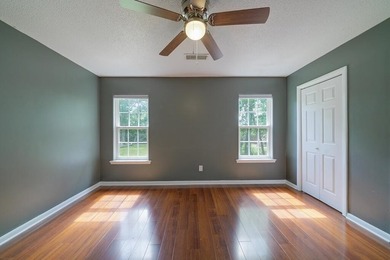 Beautifully updated condo/townhome conveniently located just - photo 10