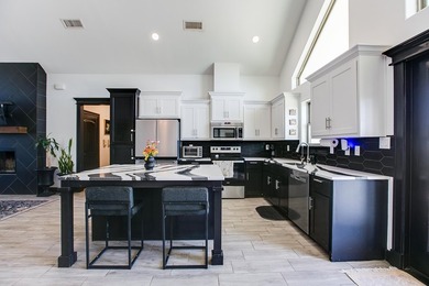 Welcome to 3544 Jaguar Trl in Buffalo Heights- where modern - photo 11