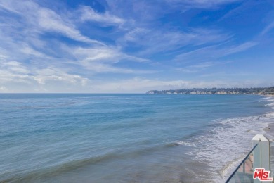This picture-perfect, East Coast-style oceanfront estate in the - photo 21